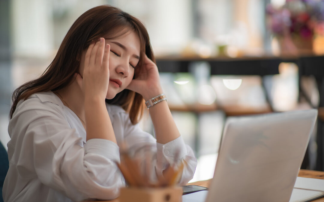 耳鳴怎麼辦？勿輕忽耳鳴引起的頭痛！合併眩暈、頭痛 快就醫接受耳鳴檢查